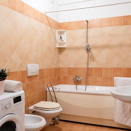 - Il Lupo Affitta Apartman *